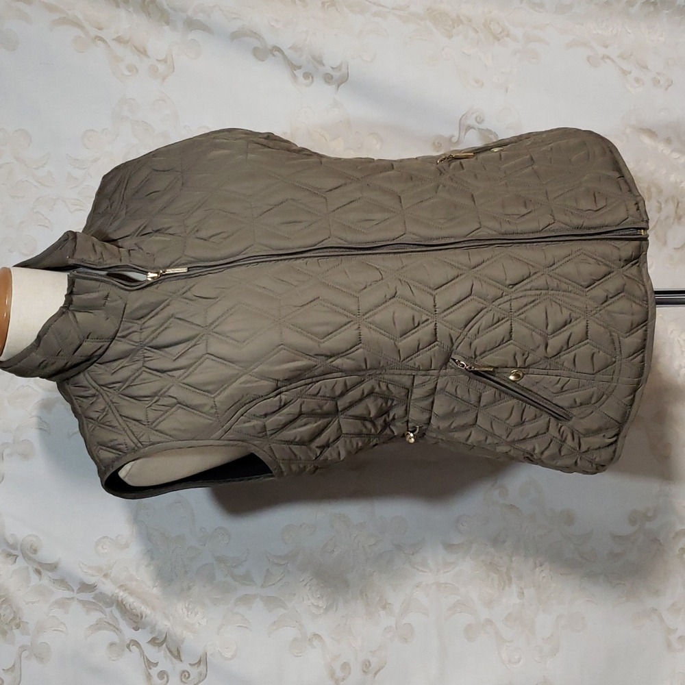 Weatherproof Deep Green Quilted Vest with Gold Zippers Size Large